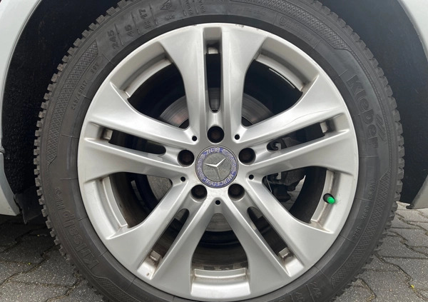 Mercedes-Benz Klasa E cena 49900 przebieg: 175000, rok produkcji 2009 z Poznań małe 596